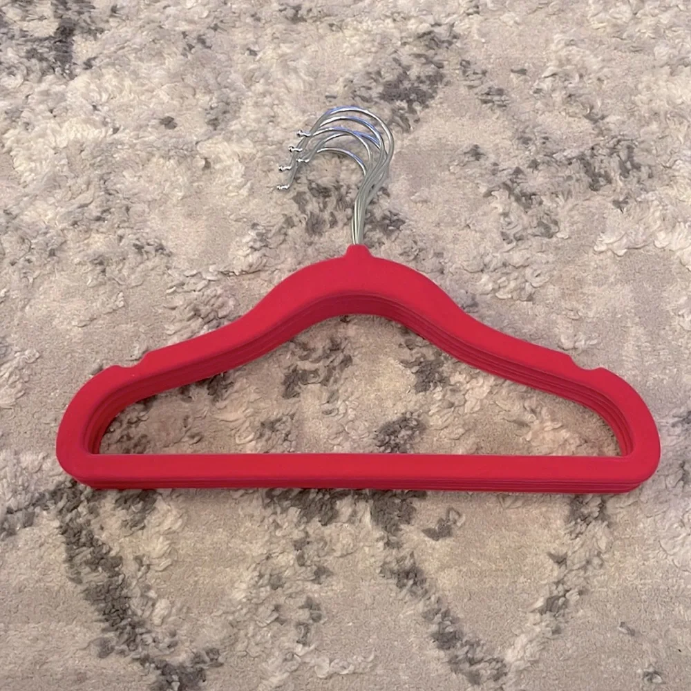 Girls 5 Pack Velvet Pink Hangers